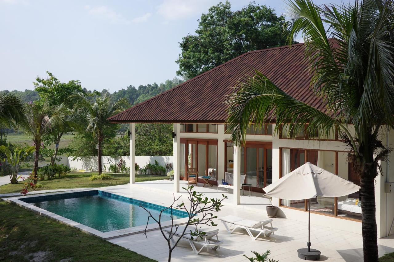 Villa Meranti - Spacious Private Pool Villa Pantai Cenang  Exterior photo