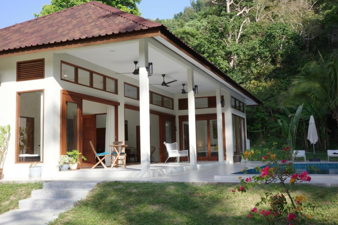Villa Meranti - Spacious Private Pool Villa Pantai Cenang  Exterior photo